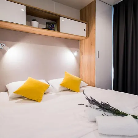 2 Bedroom Stunning In Appartement Donji Zagon